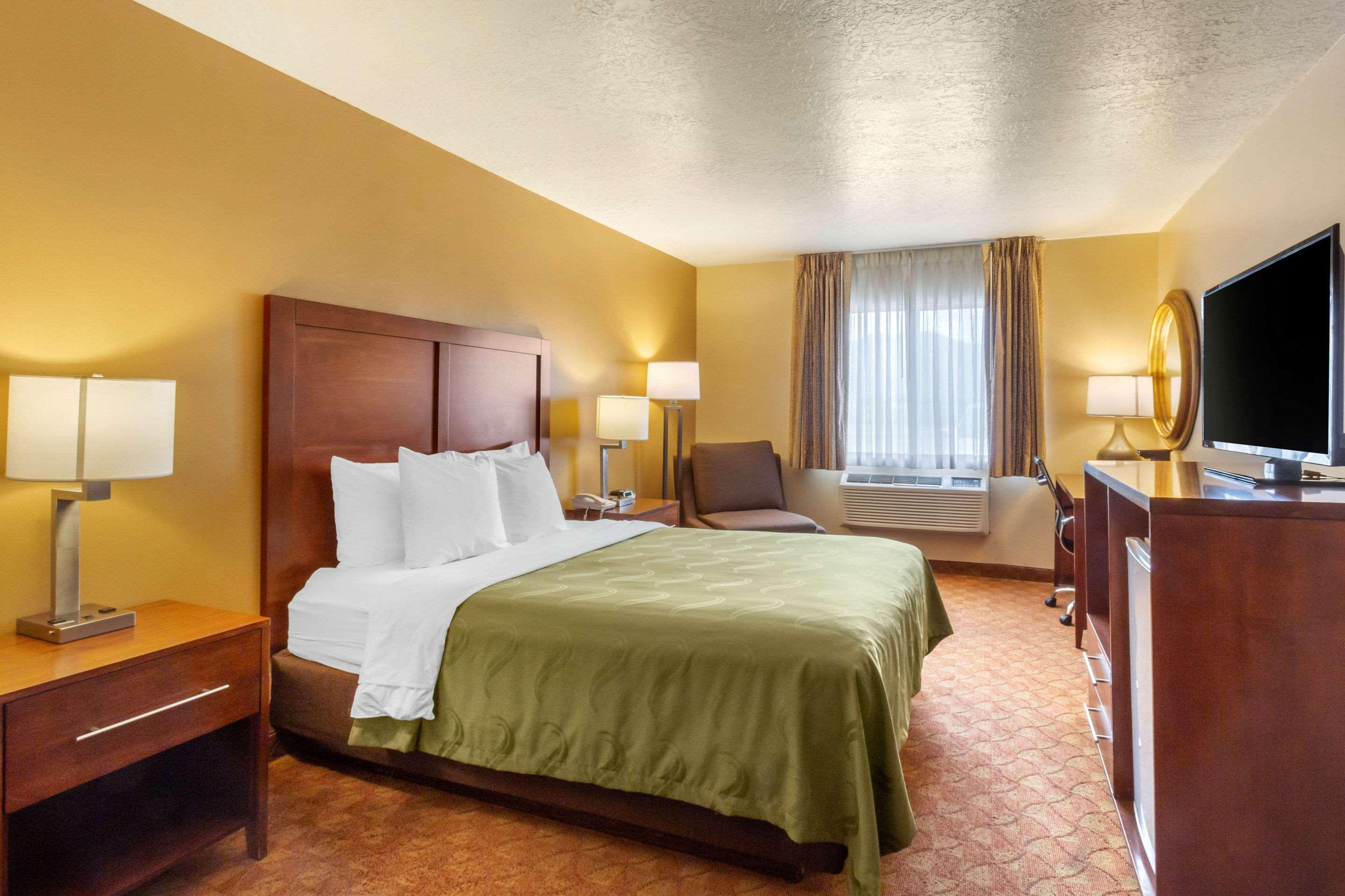 Quality Inn Logan Near University Esterno foto