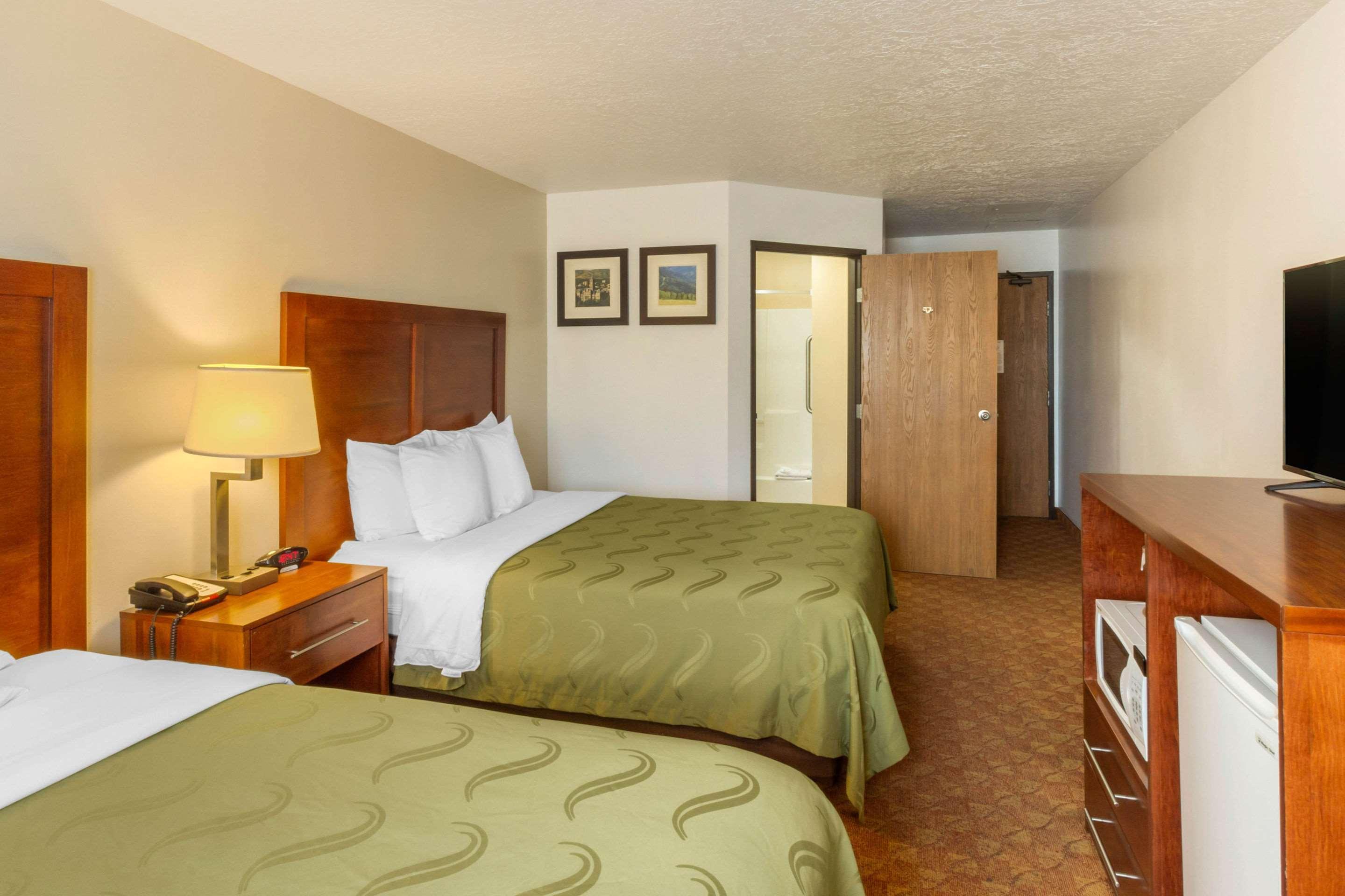 Quality Inn Logan Near University Esterno foto
