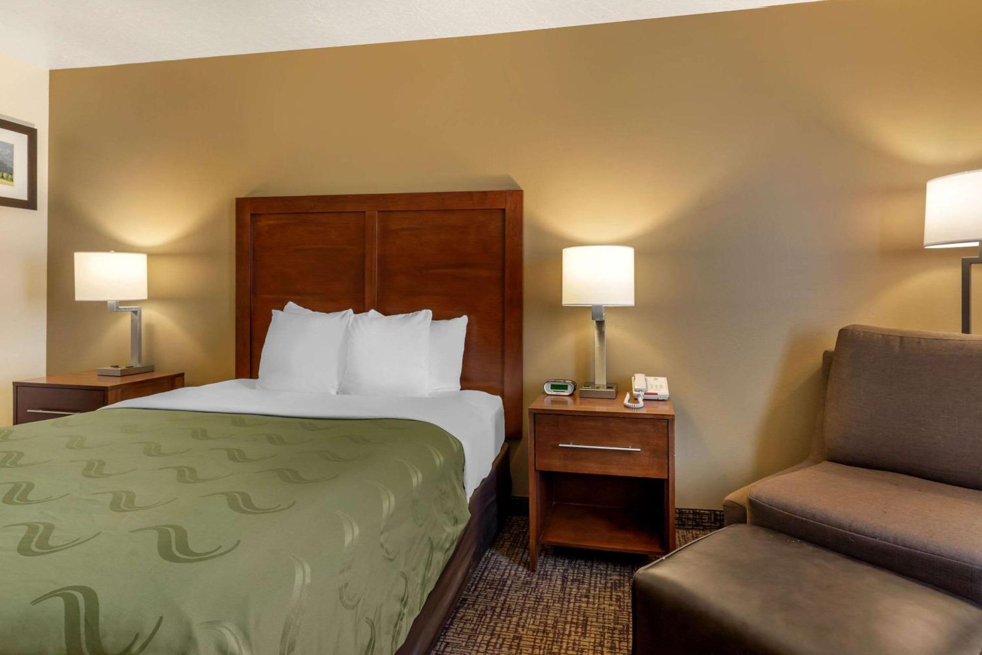 Quality Inn Logan Near University Esterno foto