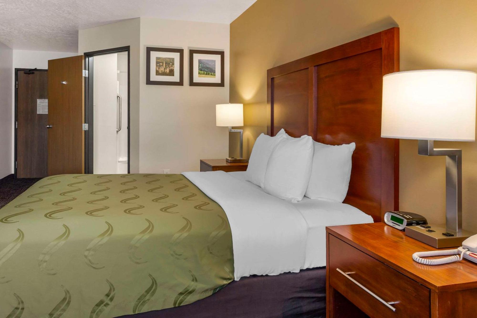 Quality Inn Logan Near University Esterno foto