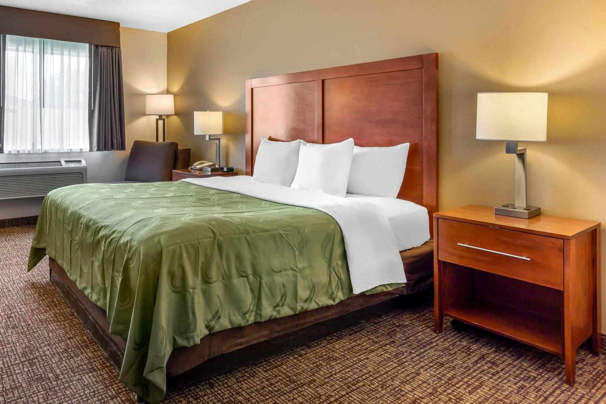 Quality Inn Logan Near University Esterno foto