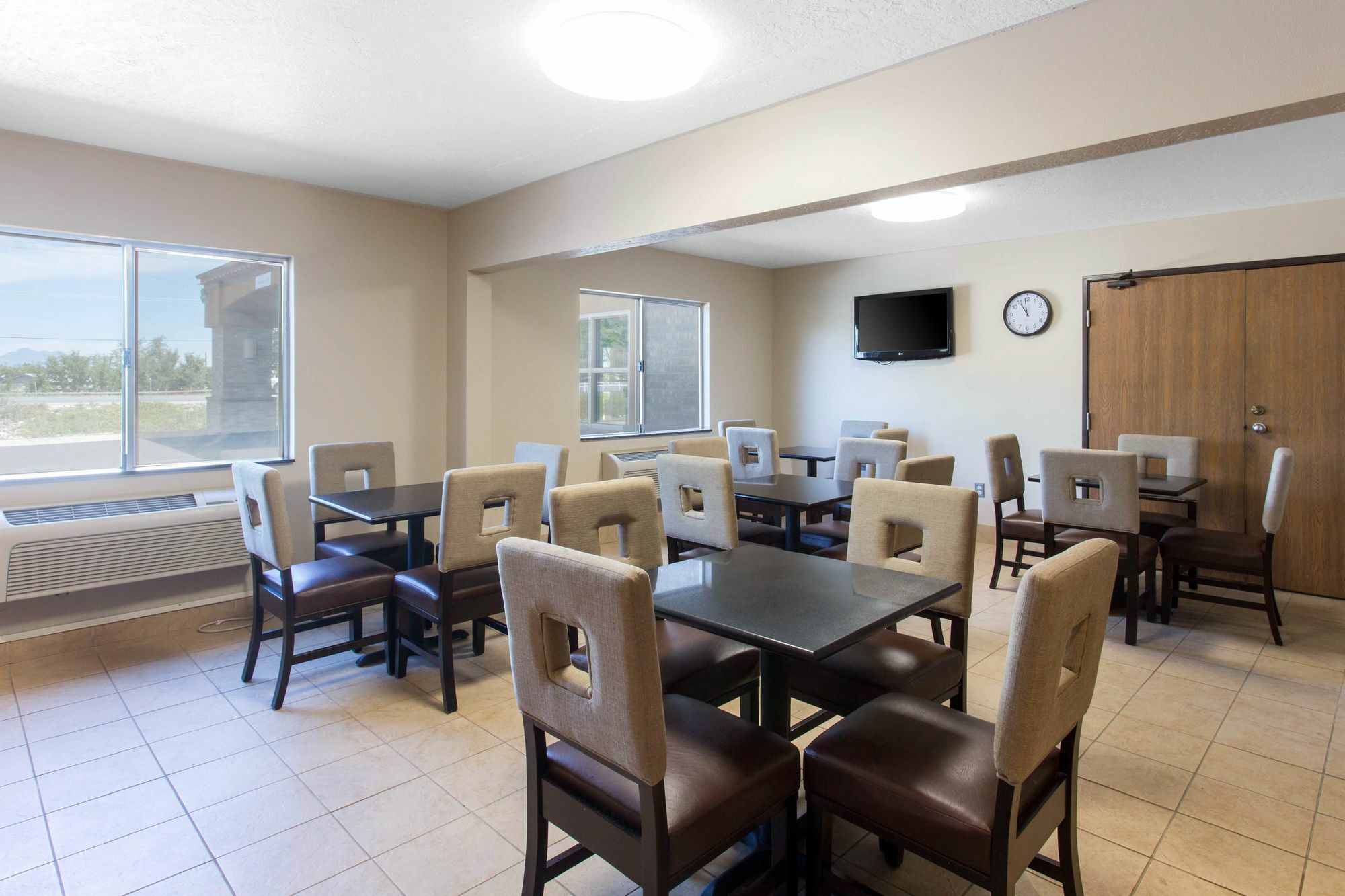 Quality Inn Logan Near University Esterno foto